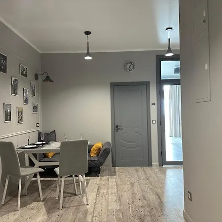 Апартаменти Aquamarine Apartments-plombir Sea Odessa,2 окремі кімнати