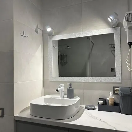 Апартаменти Aquamarine Apartments-plombir Sea Odessa,2 окремі кімнати Одеса